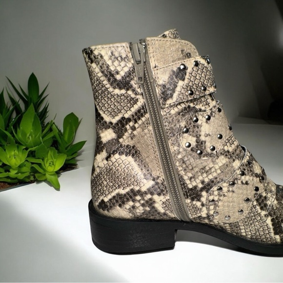 Steve Madden Steven New York Harmon Triple Buckle Zipper Booties Snake Size 7 - Picture 7 of 13